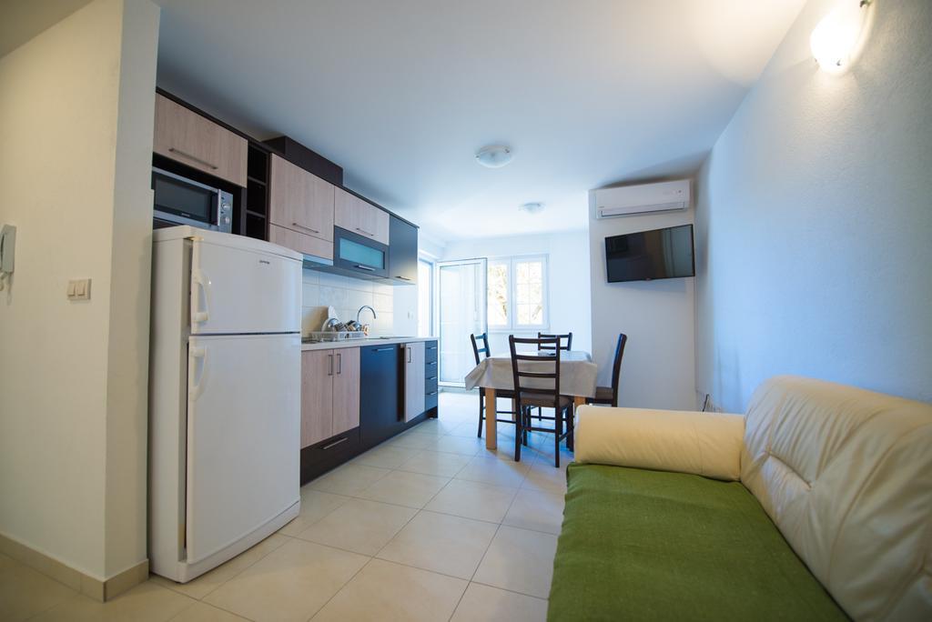 Apartments Karlo Baska Voda Phòng bức ảnh