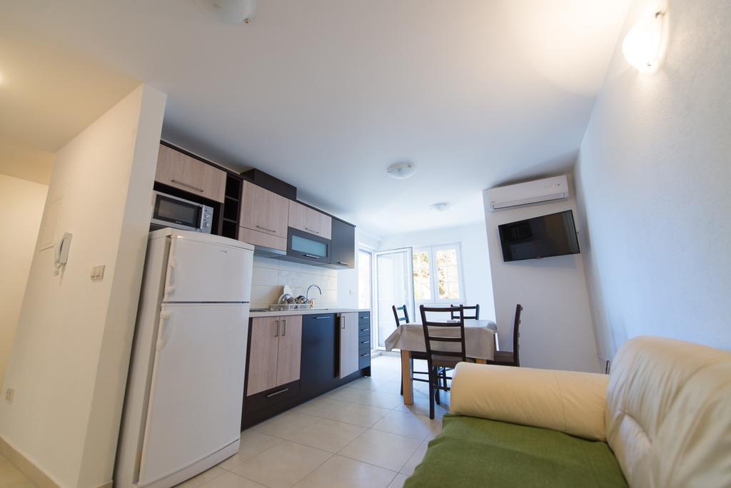 Apartments Karlo Baska Voda Phòng bức ảnh